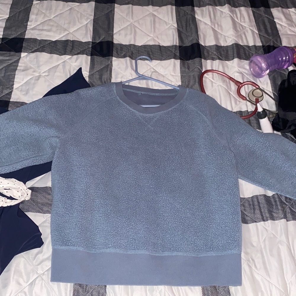 Reversible sweatshirt.